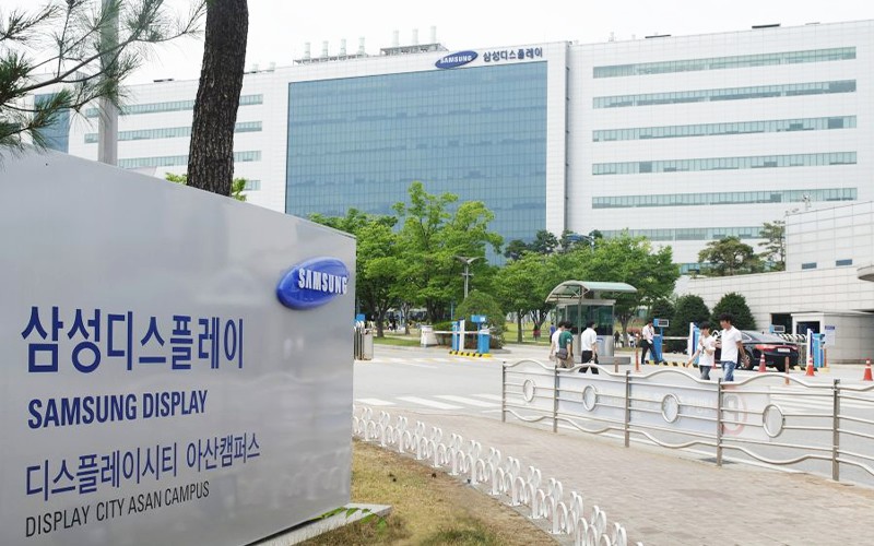 حظر وشيك في أمريكا ITC تمنع بيع أجهزة آيفون بشاشات BOE