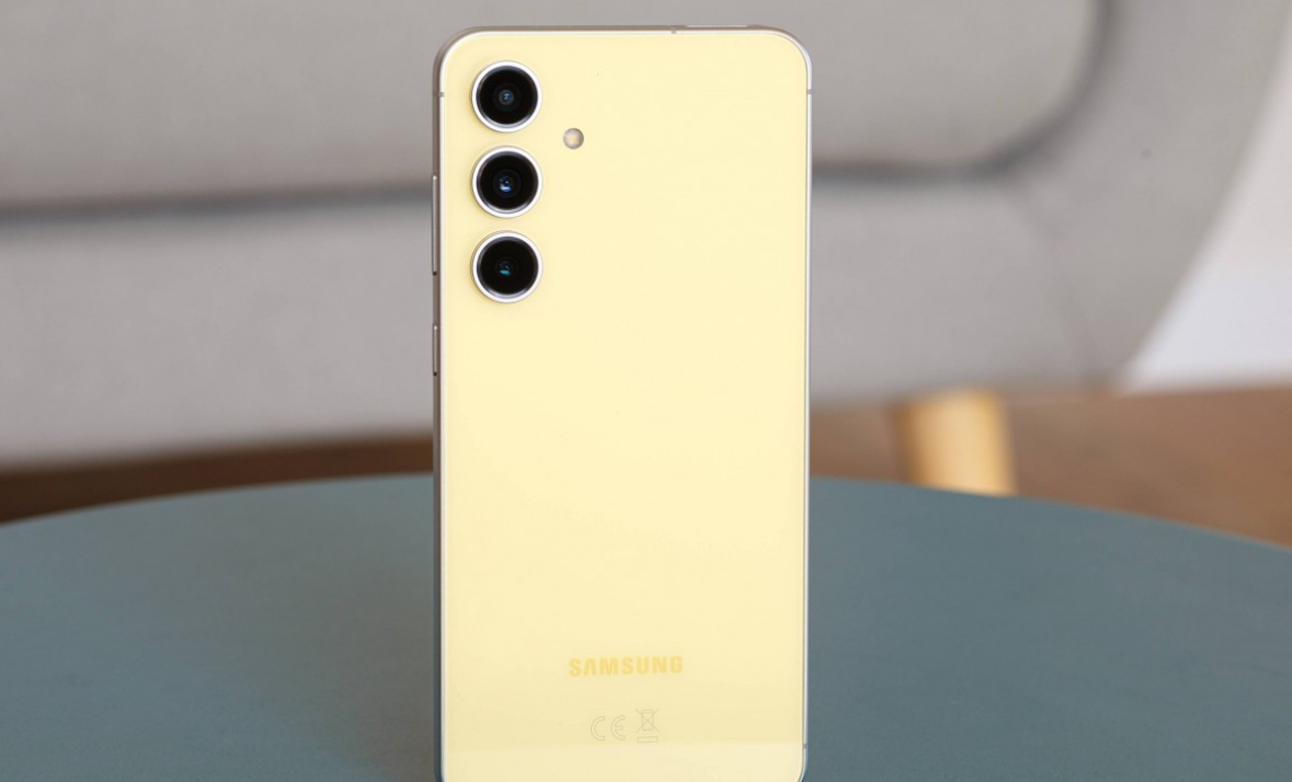 One UI 8.5 المستقر يصل أمريكا: ماذا يعني لمستخدمي Galaxy S24 وFold6 وFlip6؟