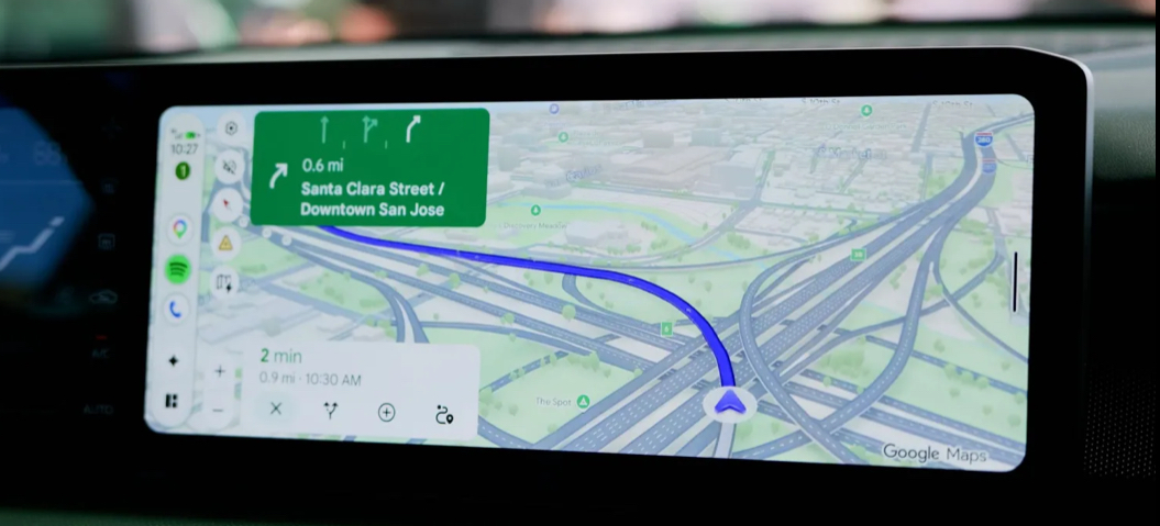 جوجل تُحدث تنبيهات الخرائط في Android Auto بتصميم جديد أكثر ذكاءً وأقل إزعاجًا أثناء القيادة