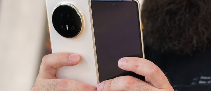 ميزة الذكاء الاصطناعي في Honor Magic V5 تتيح ترجمة المكالمات في الوقت الفعلي 