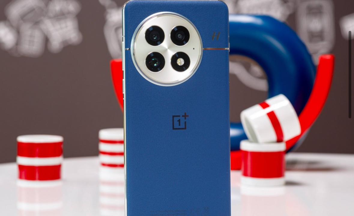 تحديث OxygenOS الجديد يمنح OnePlus 13 تحرير صور 50 ميجابكسل ودعم الشحن المتجاوز