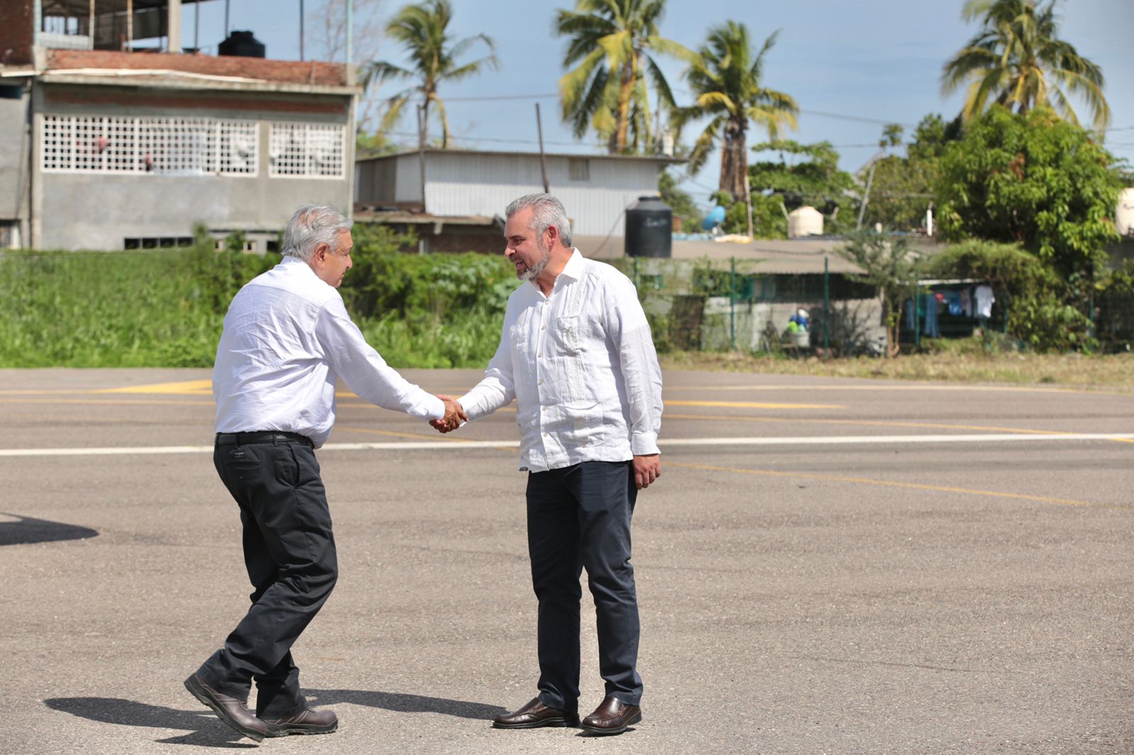 En gira de AMLO, Pemex anuncia inversión de 218 mdd en planta Fertinal de LC: Bedolla
