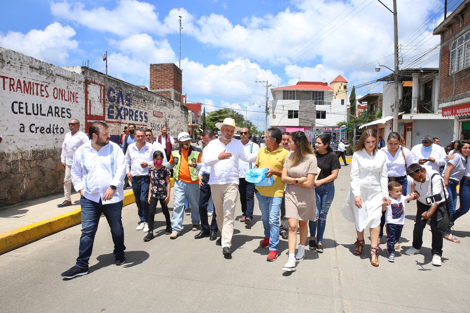 Este año, Los Reyes recibe inversión histórica para obra pública: Bedolla