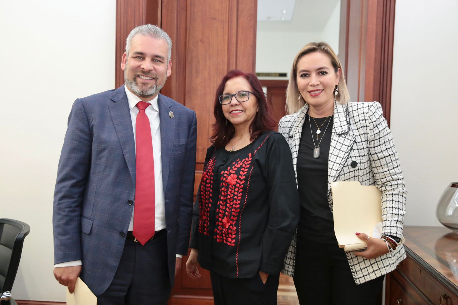 Bedolla y SEP revisan proceso de federalización de nómina magisterial