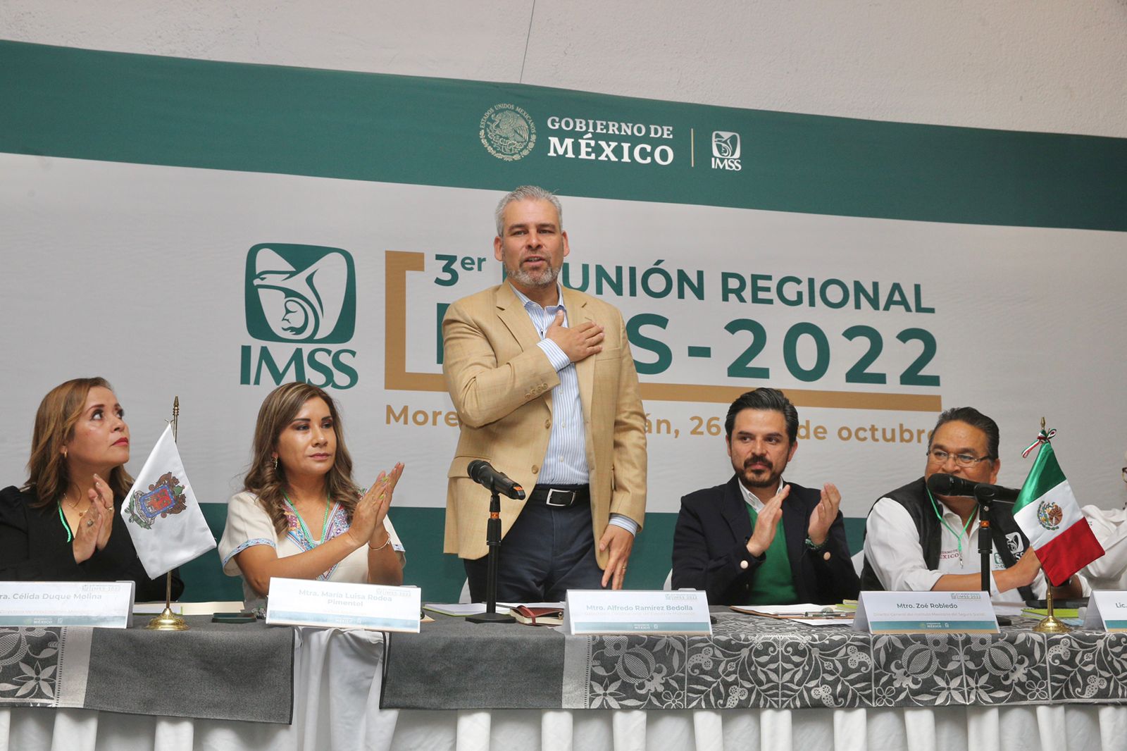 Estamos listos para incorporar al IMSS a 100 mil trabajadores agrícolas: Bedolla