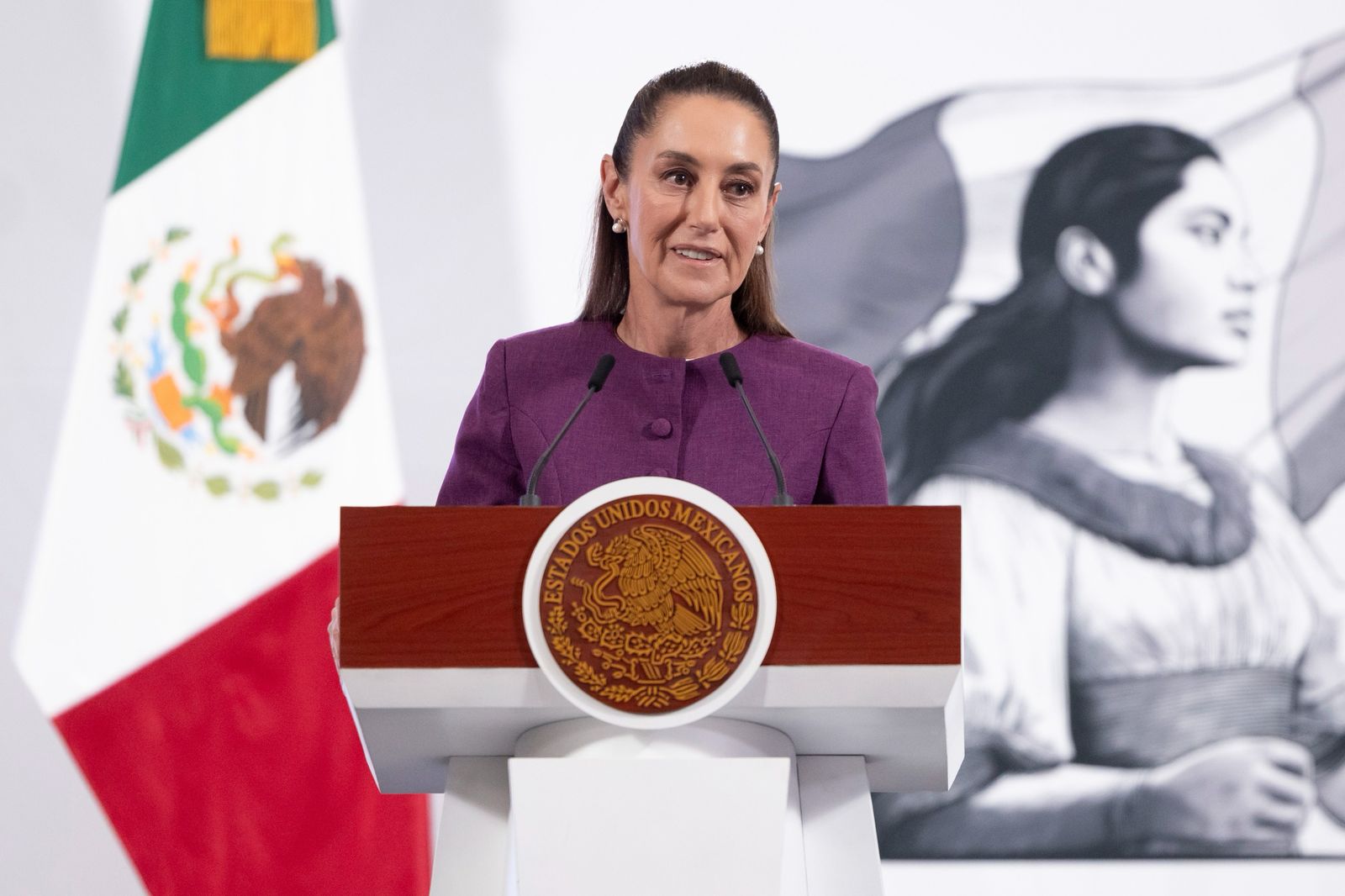 Presidenta Claudia Sheinbaum destaca contribución de migrantes mexicanos a la economía de  EUA: “su criminalización es un tema esencialmente racista”