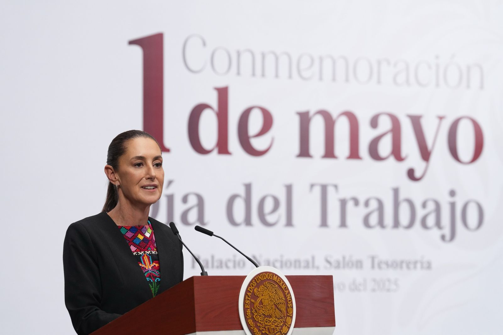 En el día del trabajo, anuncia presidenta Claudia Sheinbaum mesas de diálogo para implementar por consenso la jornada laboral de 40 horas