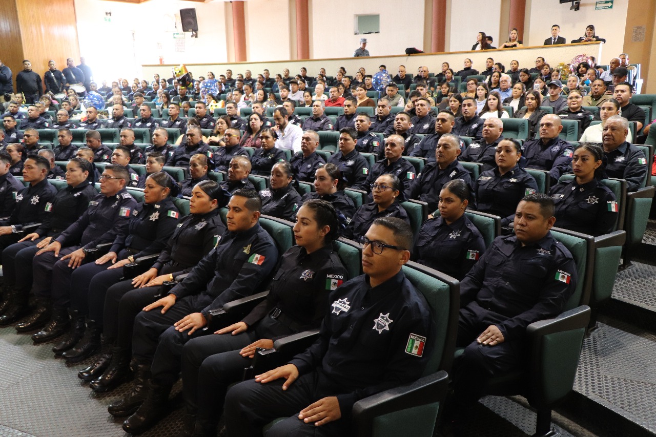 Concluyen 100 agentes municipales formación para fortalecer seguridad de Michoacán: IEESSPP