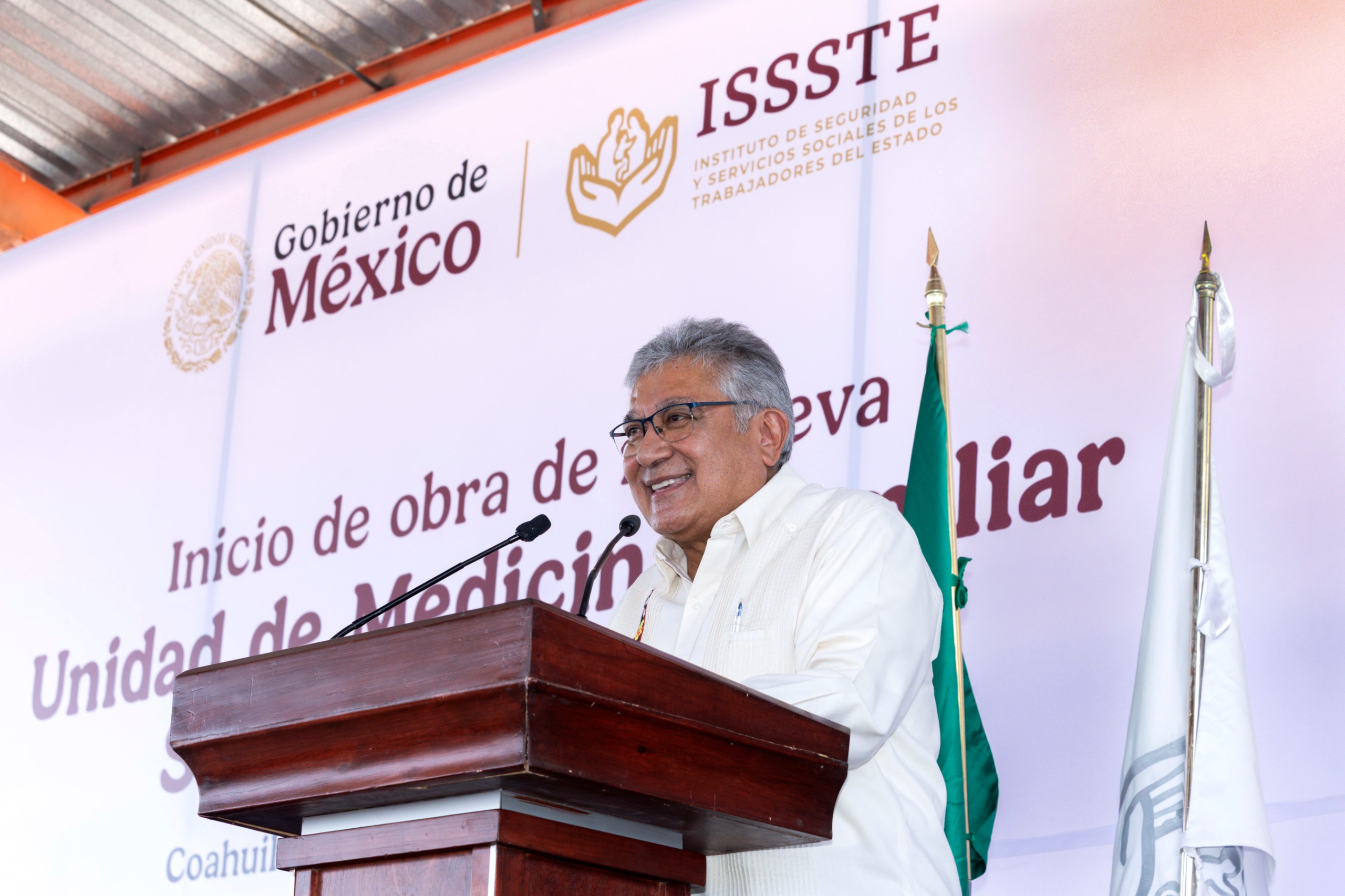 Con la gestión del SNTE se construye clínica del ISSSTE en Coahuila