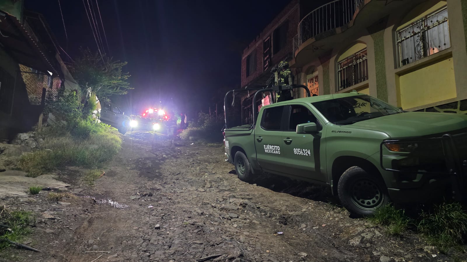 Tras enfrentamiento FGE, Defensa y GN, desmantelan un campamento en Zamora; aseguran armas de uso exclusivo