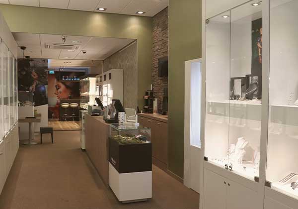 Juwelier, sieraden, horloges, goud, zilver, goudsmid, ringen, klokken, trouwringen, klok, titanium, barometers, goudsmederij, metaal, merken, westland, . Juwelier Voor De Mooiste Sieraden In Tiel Juwelier Van Leeuwen