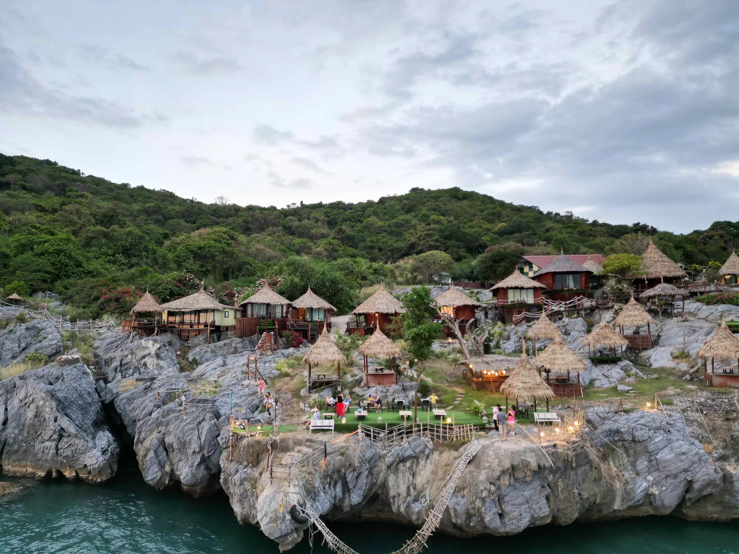 ที่พักเกาะสีชัง ปารีฮัท รีสอร์ท