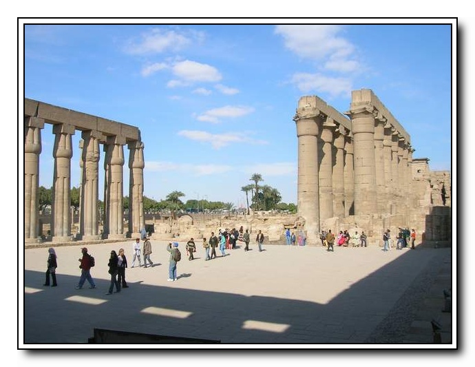 شهدت مدينة الأقصر، جنوبي مصر، الخميس، حفل افتتاح طريق الكباش، في حضور الرئيس المصري عبدالفتاح السيسي. (Ø§ÙØ§ÙØ±Ø§Ù Ù Ø§ÙÙØ¹Ø§Ø¨Ø¯ Ù Ø§ÙØªÙØ§Ø«ÙÙ Ù Ø§ÙØ§Ø³ÙÙØ¯Ø±ÙØ©)