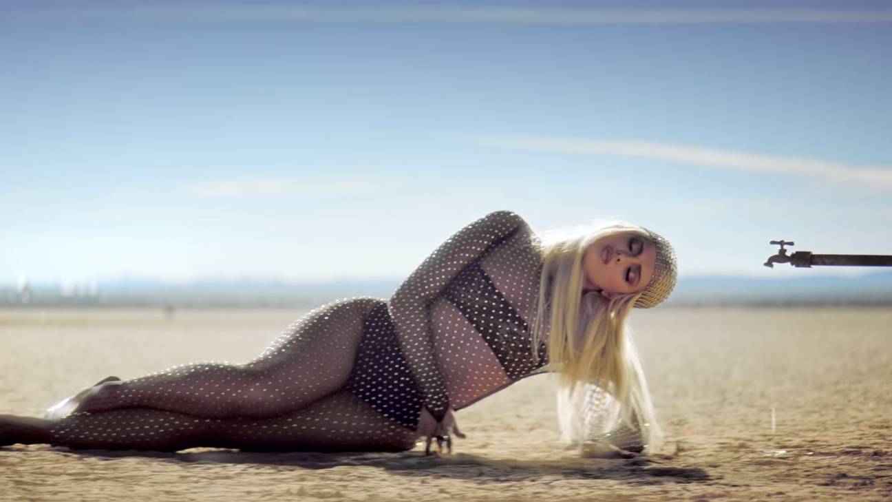 Bebe rexha 2014. Bebe rexha 2022. I got sunshine in a bag. бебе рекса 2022. модель селеста брайт.
