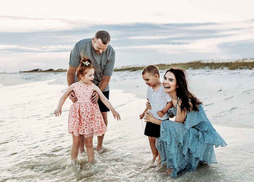 What To Wear for Family Beach Photos 