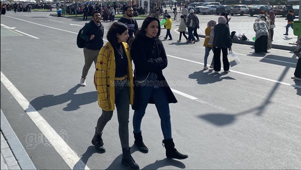 إقبال كبير من الجمهور على معرض القاهرة للكتاب في يومه السابع (صور)