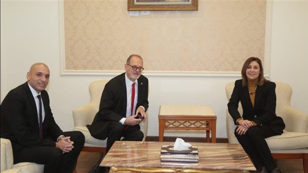وزيرة الثقافة تبحث مع أمين عام الاتحاد الدولي للناشرين سبل التعاون المشترك وزيرة الثقافة تبحث مع أمين عام الاتحاد الدولي للناشرين سبل التعاون المشترك