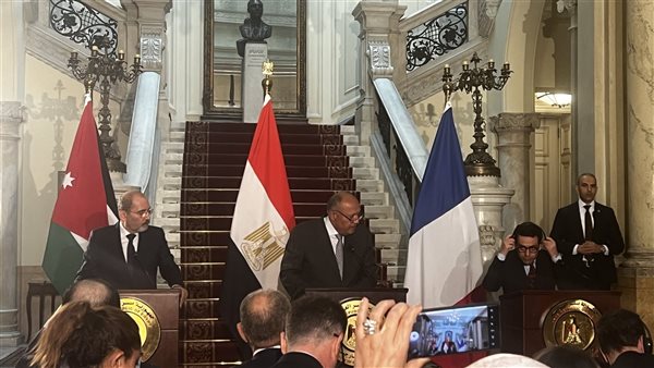 وزير خارجية فرنسا يكشف من القاهرة الحل الوحيد لاستقرار غزة والمنطقة 