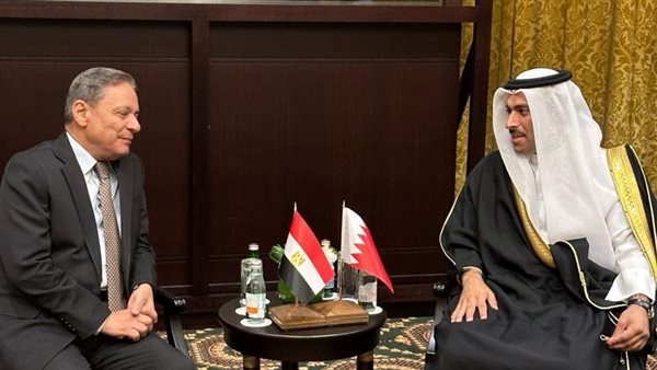 وزير الإعلام البحريني يستقبل الوفد الإعلامي المصري