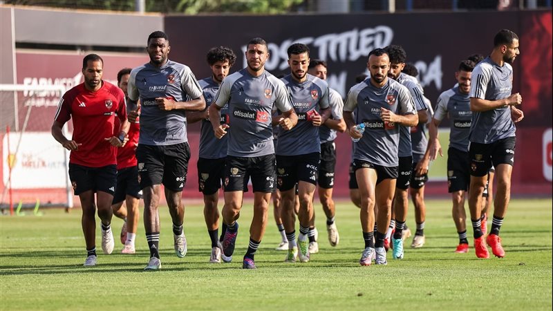 الأهلي يواصل استعداداته لمواجهة فاركو في الدوري الممتاز