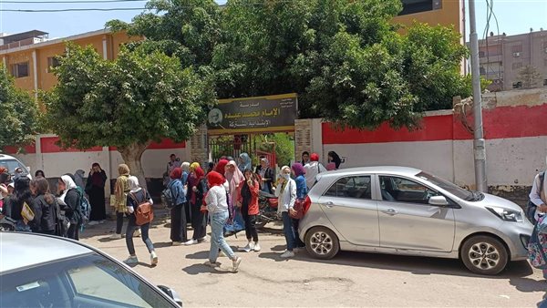 سهل وجميل.. فرحة طالبات الشهادة الإعدادية بامتحان الدراسات في القاهرة | فيديو 