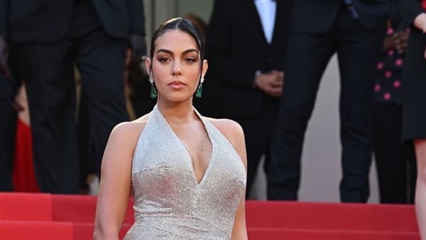 أخبار الفن | المهن التمثيلية تواصل التحقيق مع غادة إبراهيم.. وعمرو دياب يطلق فنادق لوكاندة