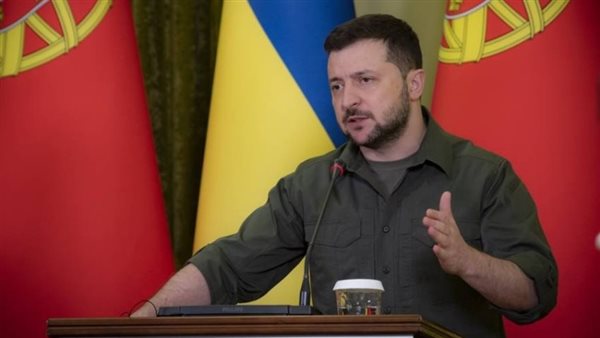 زيلينسكي يزور شرق أوكرانيا ويعد بإعادة الإعمار