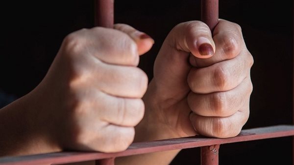 لإجراء المواجهة القانونية.. استدعاء ضحايا عصابة نسائية متهمة بالنصب في الوايلي