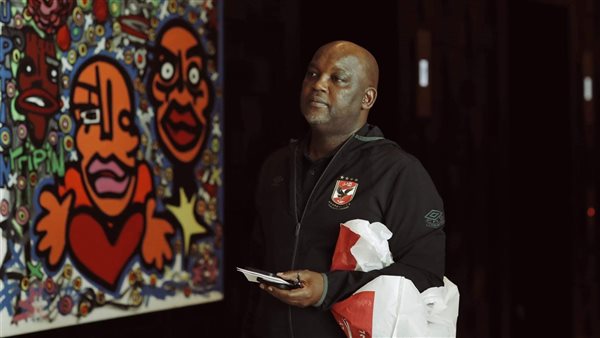 موسيماني ينهي المحاضرة مع لاعبي الأهلي قبل التحرك لمواجهة الوداد