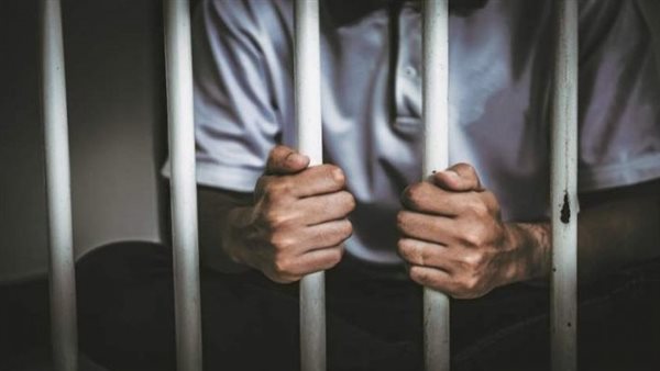 حبس شخصين بتهمة التنقيب عن الآثار داخل منزلين بالأقصر