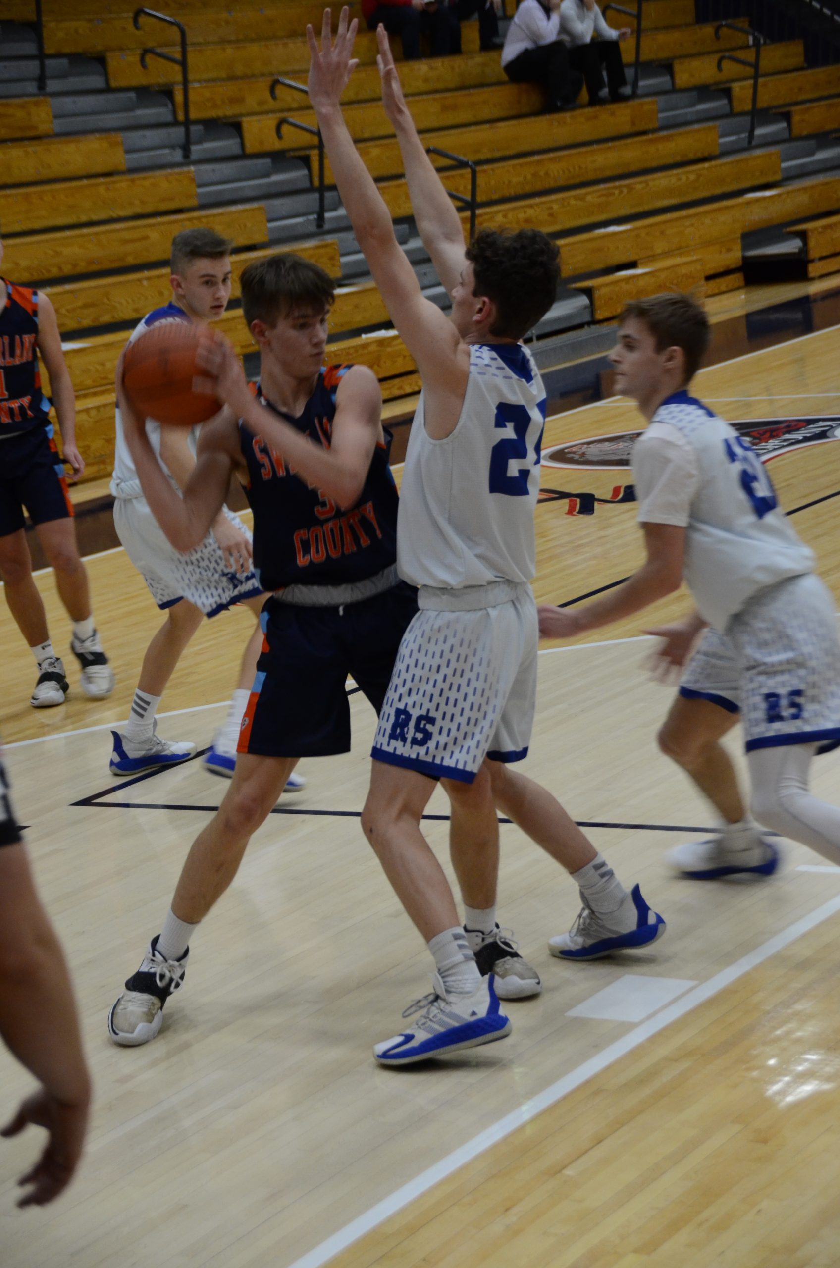Jacob Williams has big game with 16; but Pacers fall to Shiners - Vimarsana News