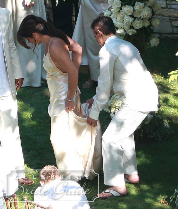 Your guests will love being able to relax and slip on a pair of flip flops instead of their painful formal shoes. Happy Anniversary, Eddie & Janie Van Halen! (Wedding Photos)