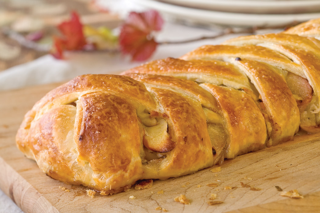 This apple pie only takes a few minutes to put together, and it has a few unique characteristics that make the taste unforgettable.