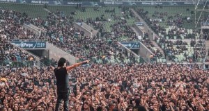 Banda Armored Dawn de Rock Metal faz da música um ato social