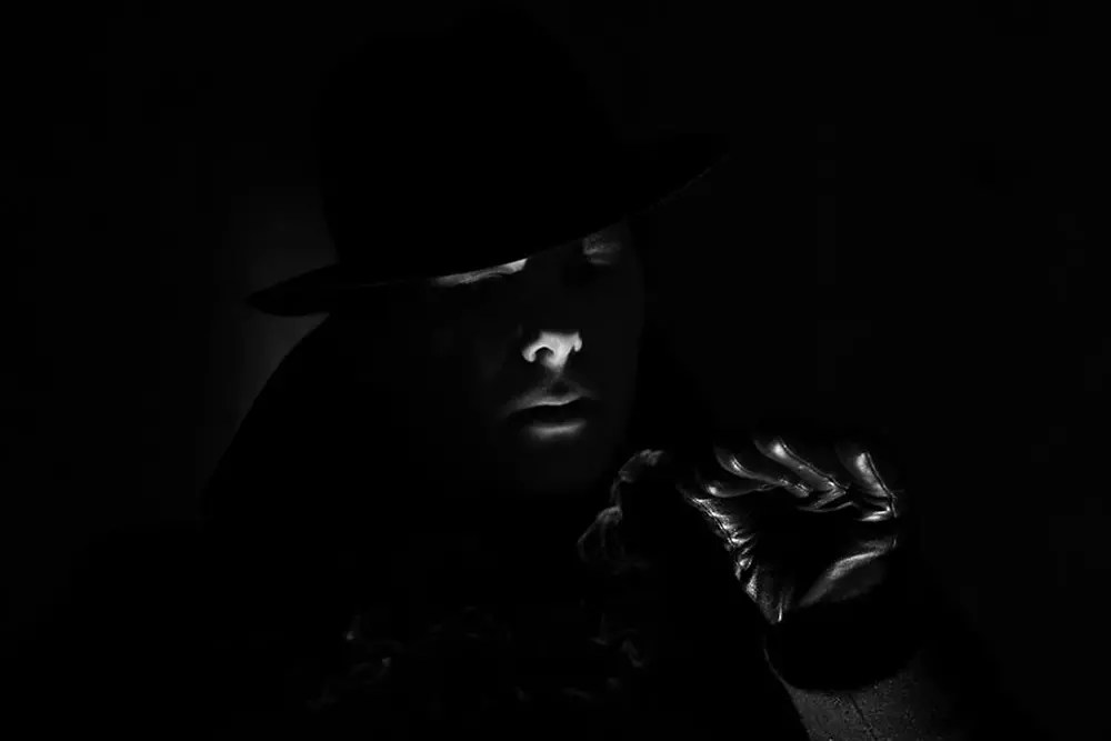 Vision Éternel photo shoot at Dalhousie Station, Montreal. Photography by Jeremy Roux, 2011.
