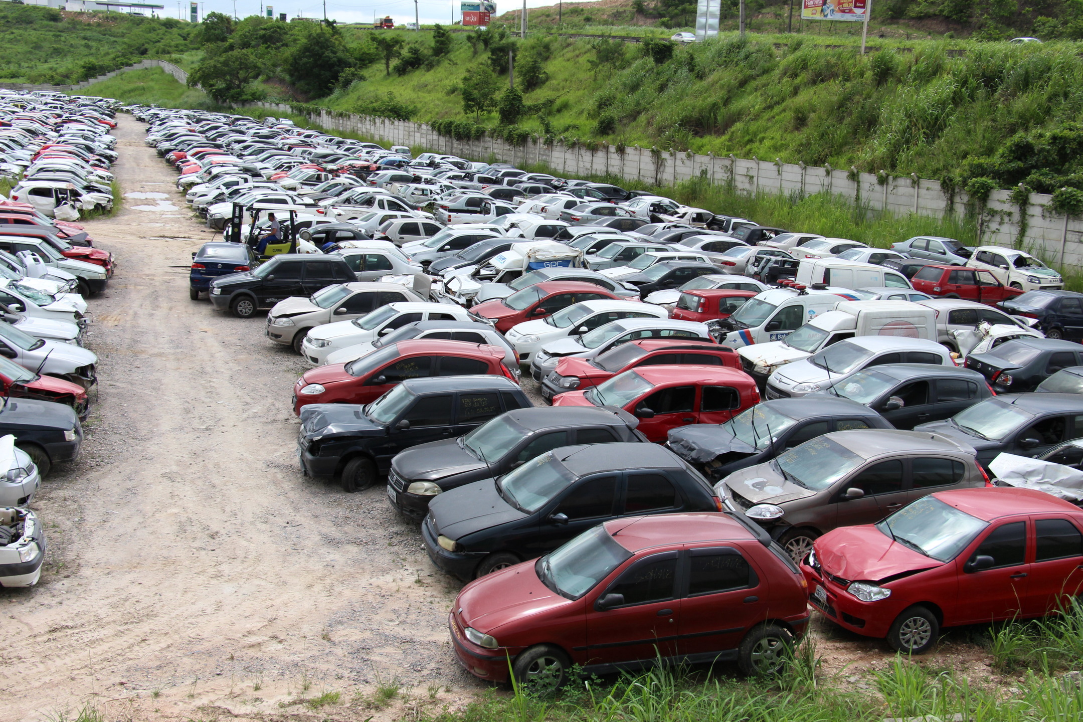 Governo de Pernambuco realiza leilão com motocicletas, caminhonetes e caminhão a partir de R$ 2,9 mil