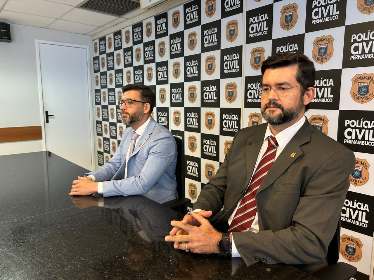 Polícia prende dois suspeitos de integrar grupo que aplicava golpes em falsas entrevistas