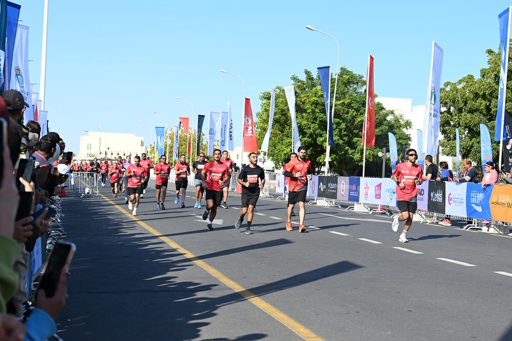 15 ألف عدّاء يشاركون في انطلاق ماراثون مسقط