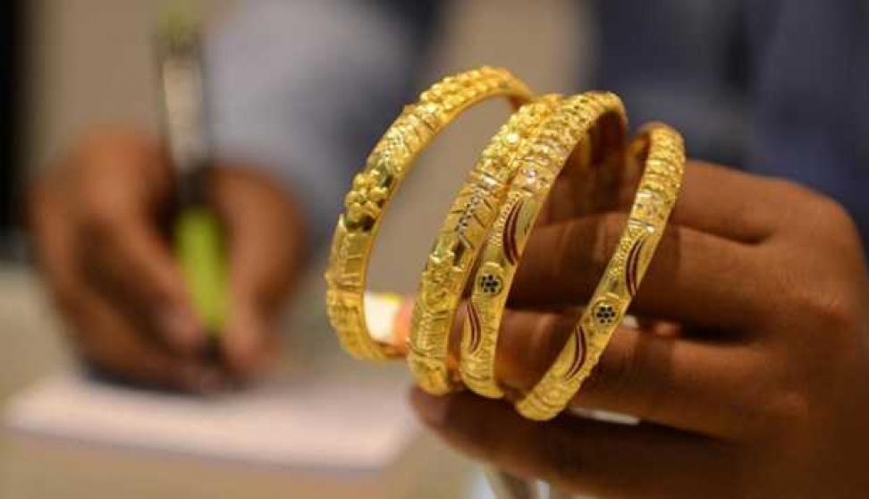 الذهب يخترق حاجز 5500 دولار للأونصة لأول مرة في التاريخ.. والفضة تسجل قمة قياسية جديدة الذهب يخترق حاجز 5500 دولار للأونصة لأول مرة في التاريخ.. والفضة تسجل قمة قياسية جديدة