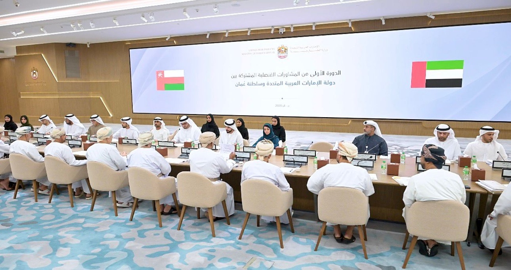سلطنة عمان ودولة الإمارات تؤكدان مواصلة التنسيق القنصلي وتبادل الخبرات
