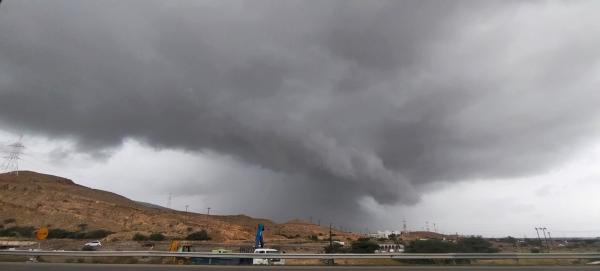 رياح شمالية وغبار وأمواج عالية تضرب سلطنة عمان ابتداءً من غدٍ