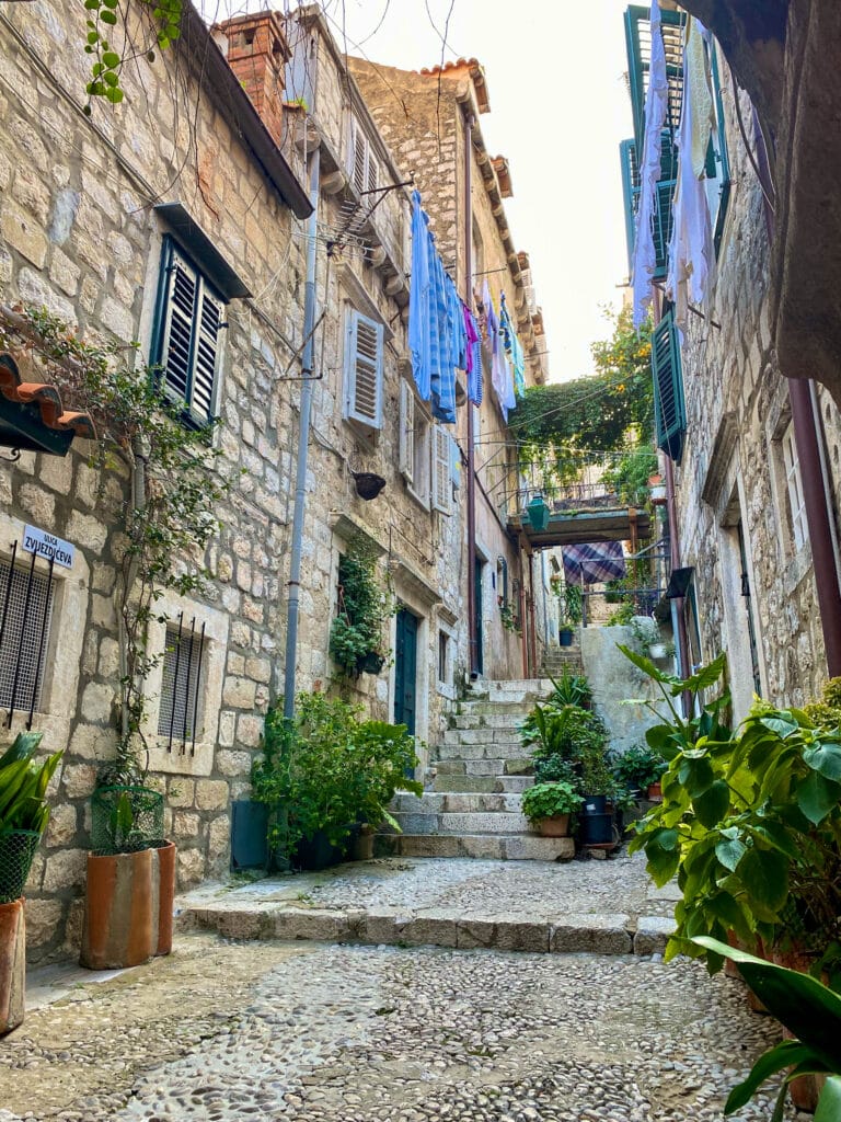 Dubrovnik Wall, Dubrovnik Old Town Walls: Top Attraction You Can’t Miss