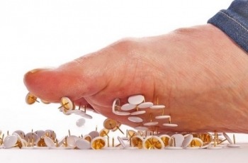 Ini Bedanya Kesemutan Biasa dengan Gejala Penyakit Berbahaya - WartaBromo