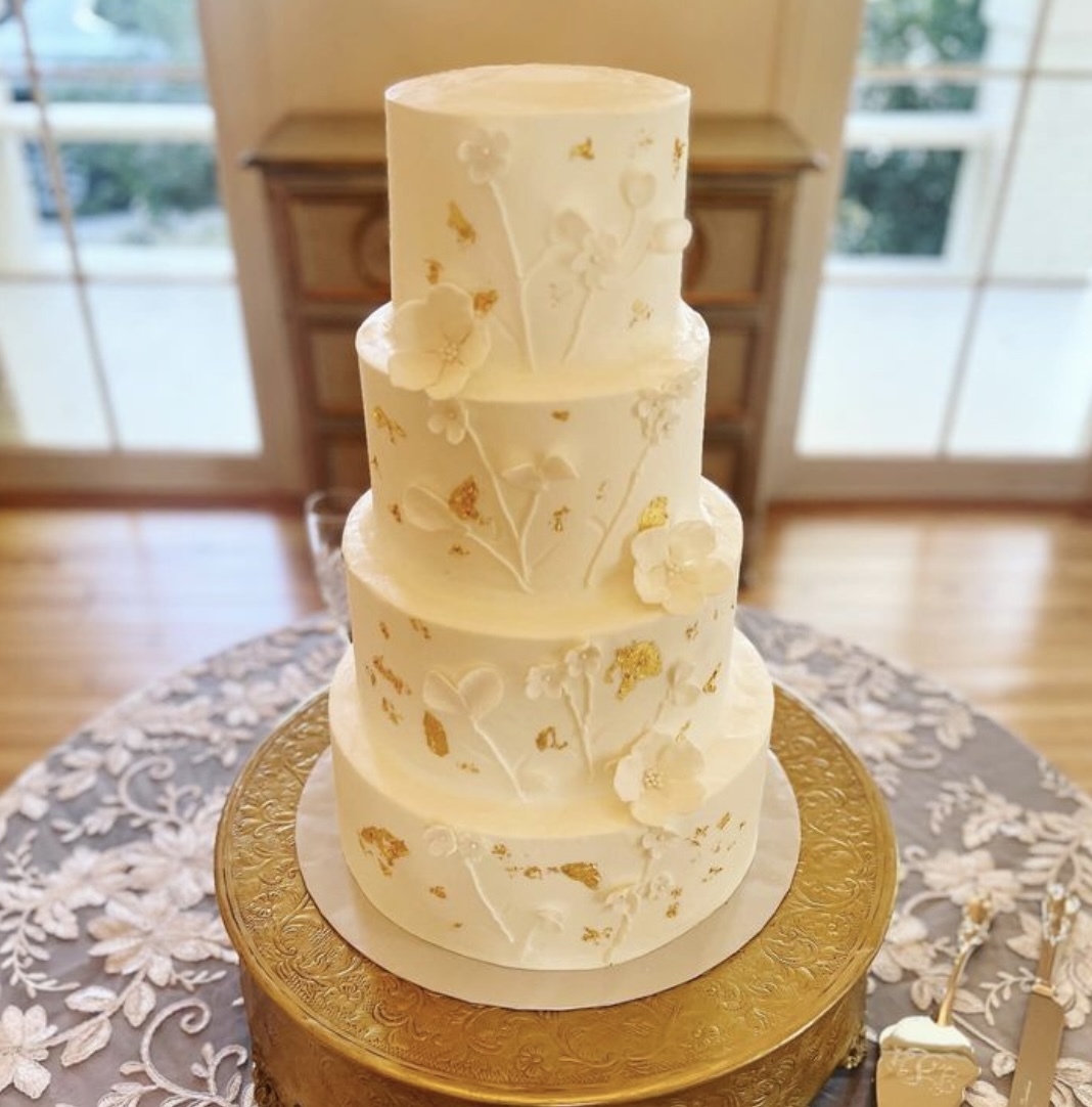 Tiered wedding cake stands by cake stackers™