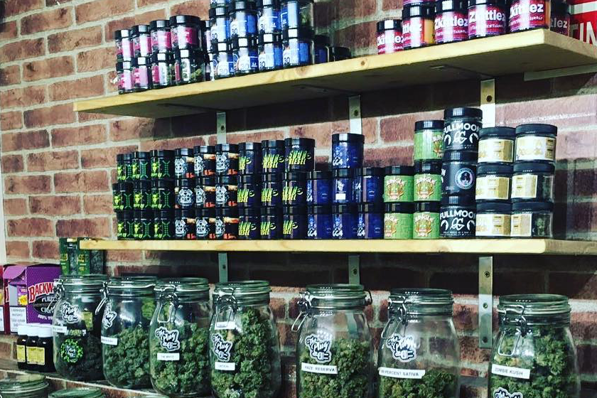 Instead of throwing back shots, you’re sharing a vape pen or tasting a cannabis confection from a local bakery. The Plug Barcelona Weedbcn Com