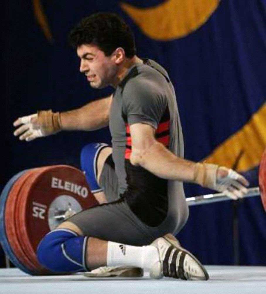 Mar 23, 1990 · gordon hayward: Weightlifter dislocates his elbow lifting 157.5 KG - Weird Picture Archive