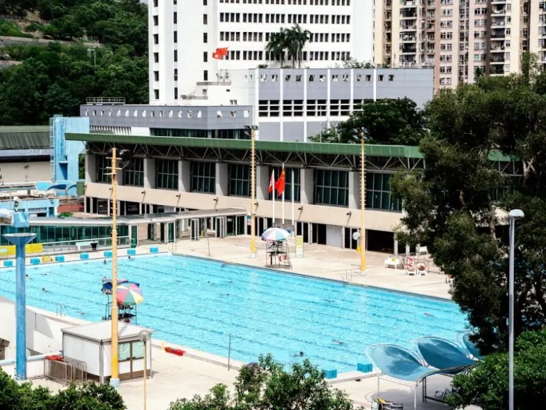 改建為室內暖水池後的荔枝角公園游泳池副池