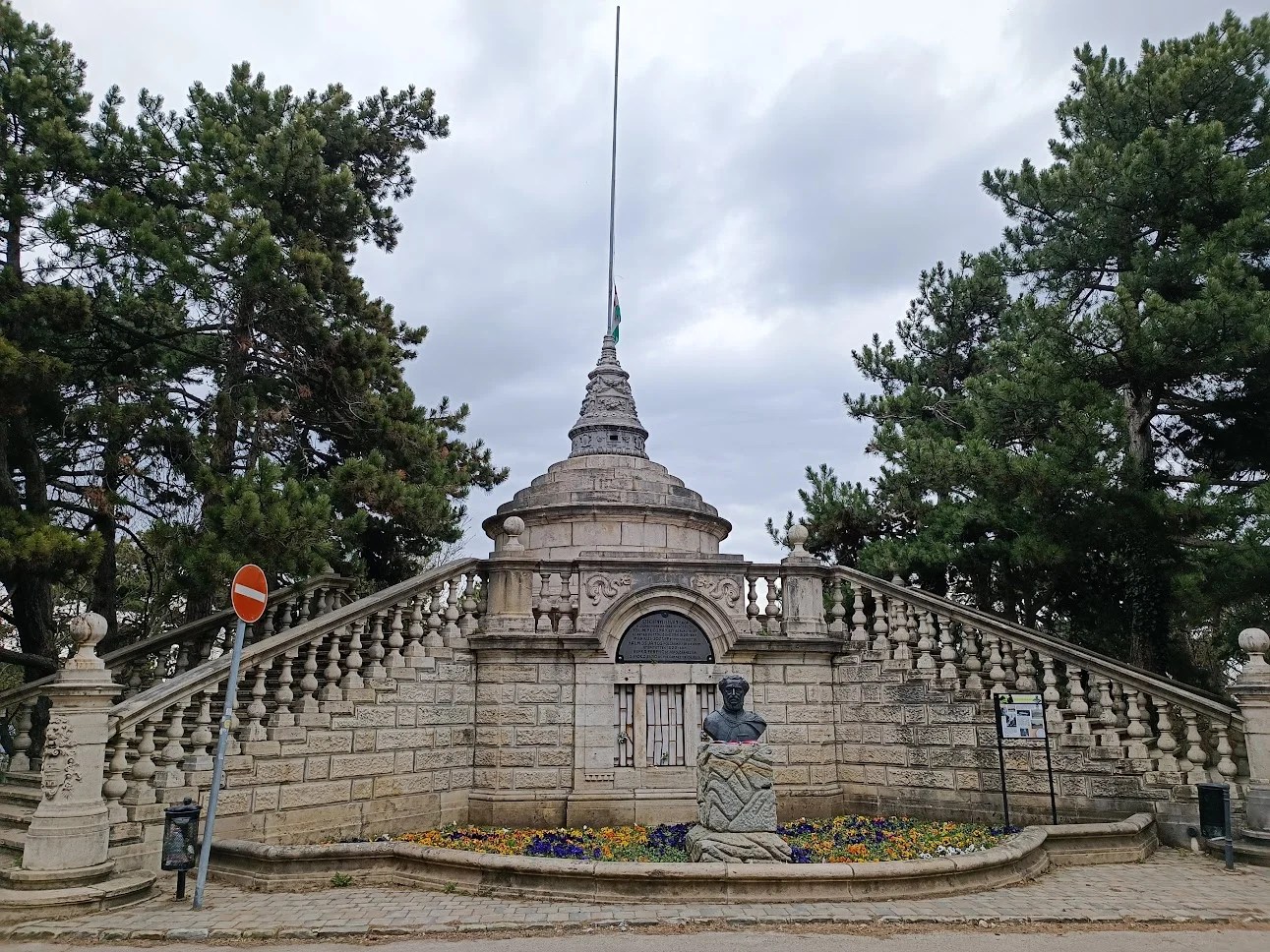 Fünf sehenswerte städte im umkreis von 300 km um wien.