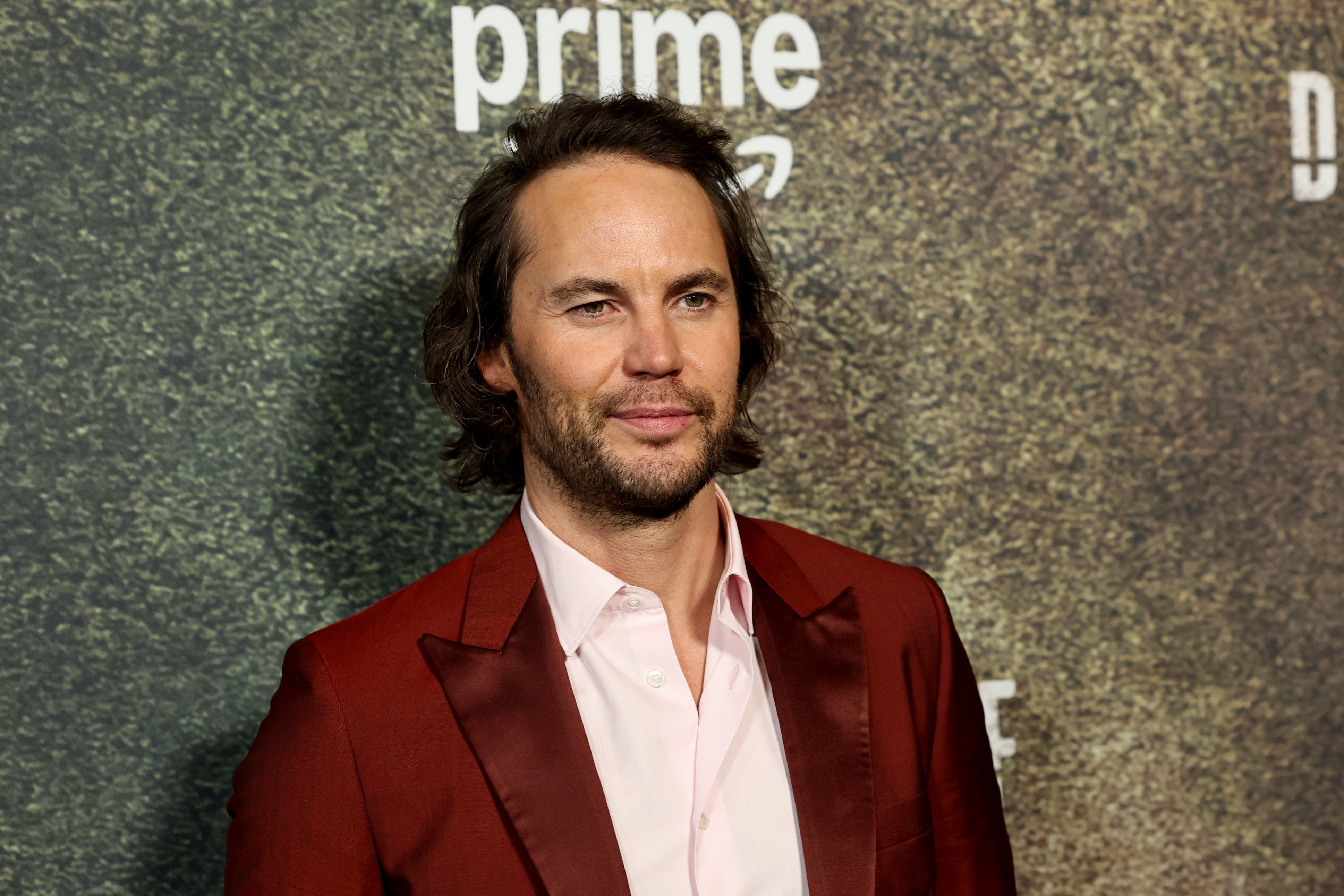 how old is taylor kitsch - Ilustrasi 2