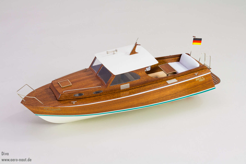Diva Cabin Boat